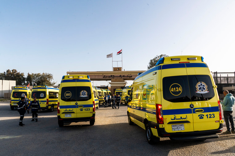 Image: Trial Opening of the border crossing Between Egypt and Gaza